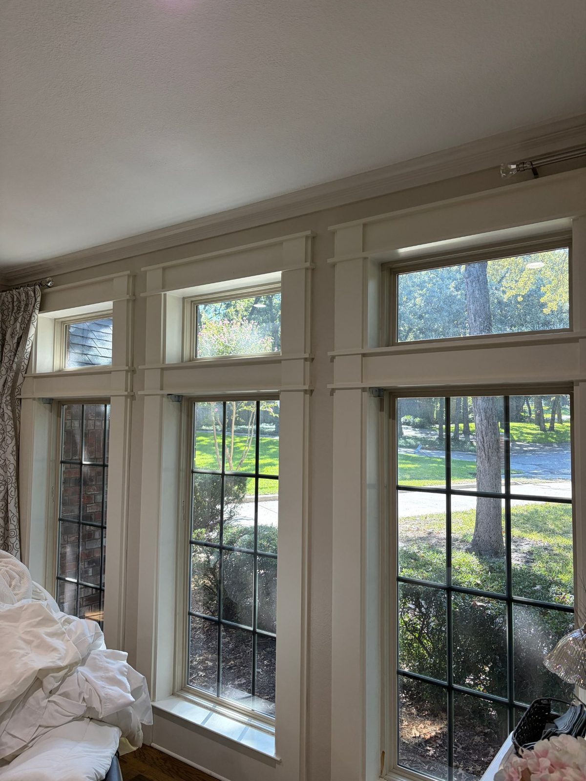 Tinted windows and transom windows in a living room